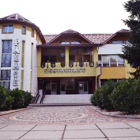 Golden Palace Dubove Dış mekan fotoğraf